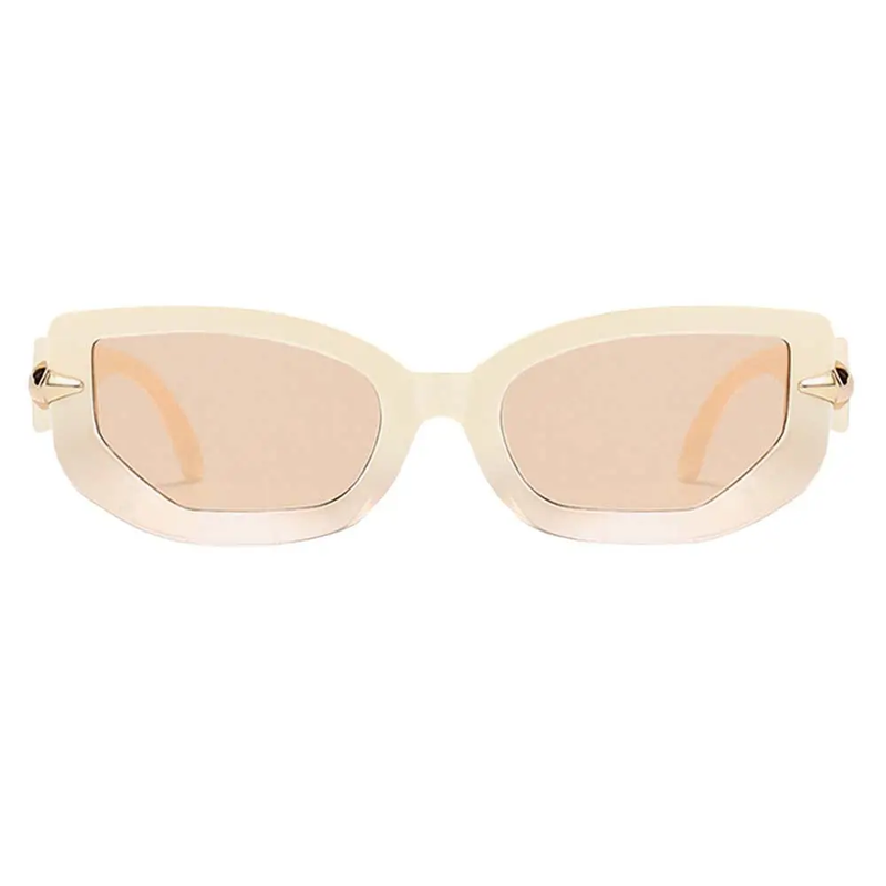Elle Polarized